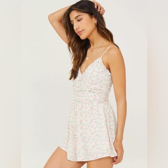 Altar'd State Serenity Short Strappy Ruffle Romper Pink Floral White - Picture 1 of 9